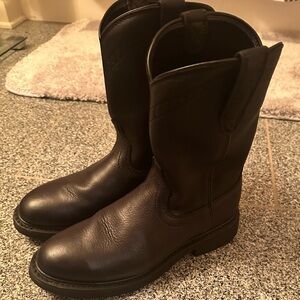 Ariat Wellington boots 

Like brand new 

Black in 8.5 men’s
